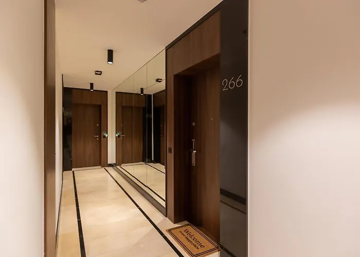 Mennica By Renters Prestige * Varsó