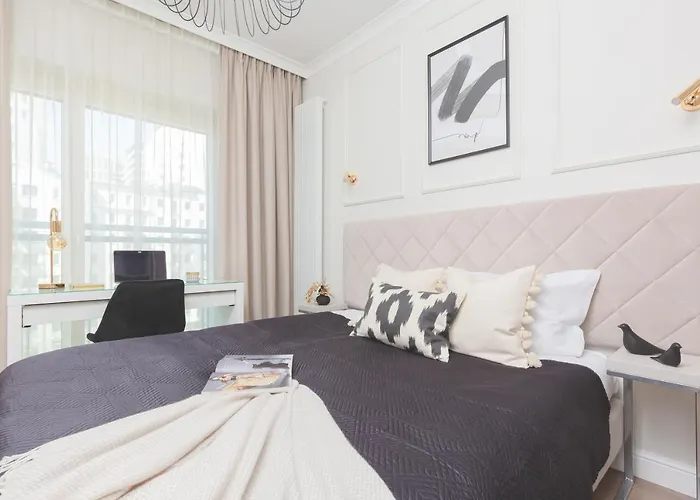 Mennica By Renters Prestige * Varsó