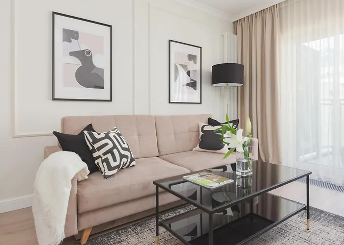 Mennica By Renters Prestige * Varsó