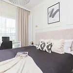 Mennica By Renters Prestige * Βαρσοβία