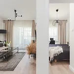 Διαμέρισμα Mennica By Renters Prestige Βαρσοβία