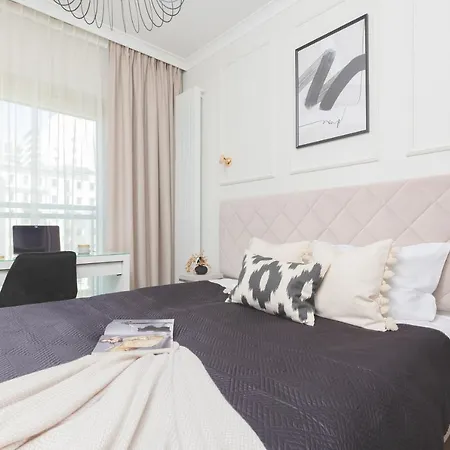 Mennica By Renters Prestige * Варшава